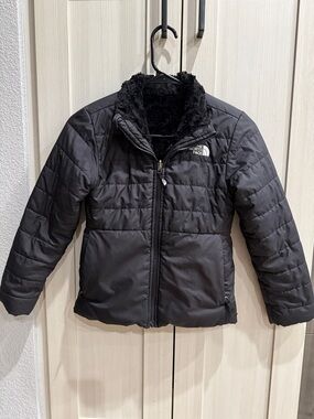 The North Face Kids Black Quilted Puffer Jacket with Faux-Fur Collar